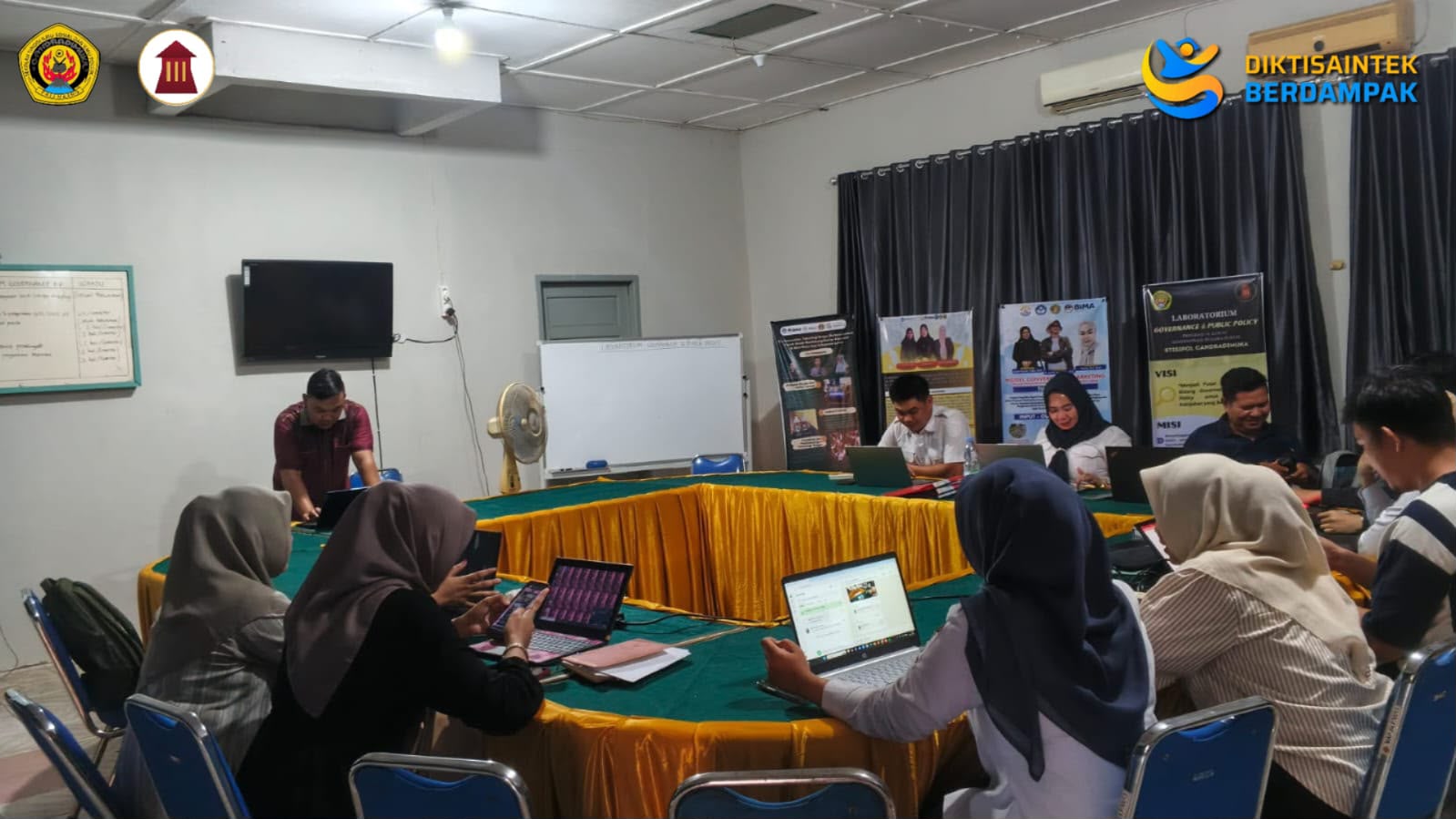 Kegiatan Laboratorium pelatihan vosviewer